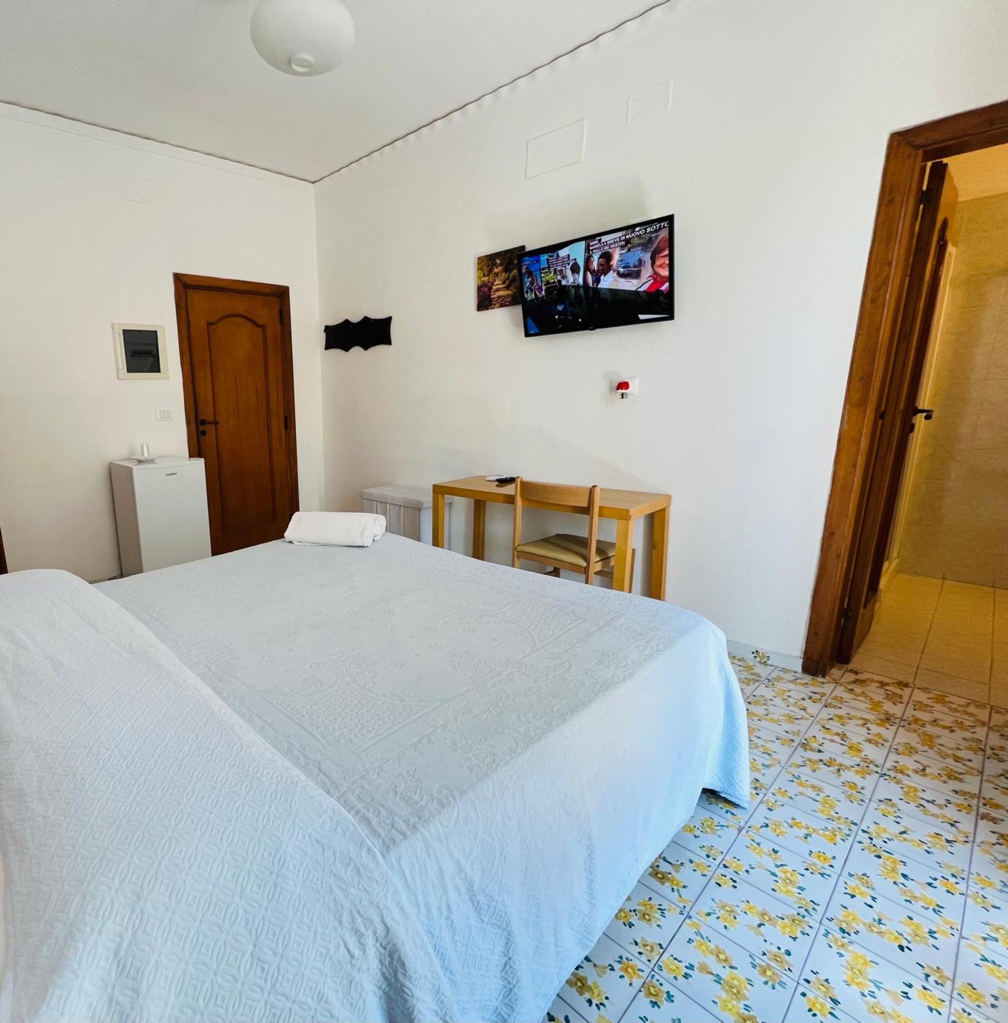 Villa Thomas Bb Conduzione Familiare Forio di Ischia Extérieur photo